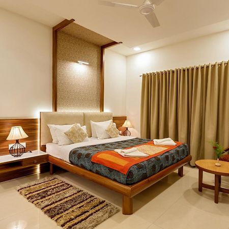 Hotel Woodland Kolhapur Exterior foto