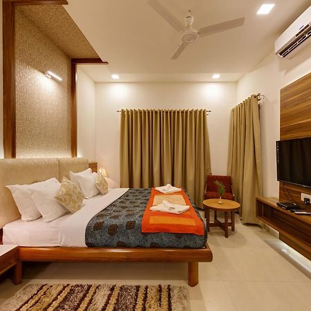 Hotel Woodland Kolhapur Exterior foto