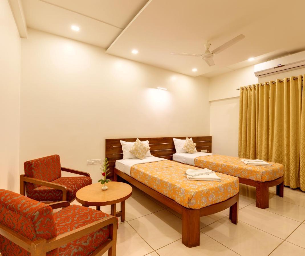 Hotel Woodland Kolhapur Exterior foto