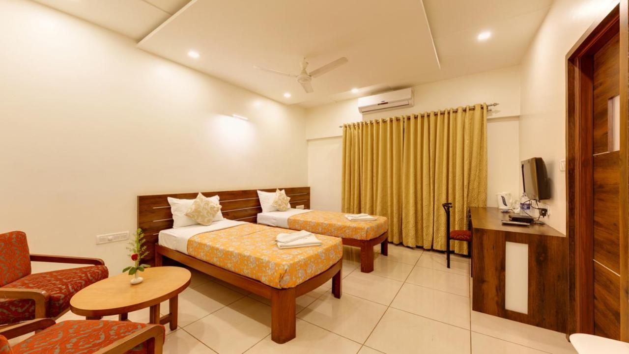 Hotel Woodland Kolhapur Exterior foto