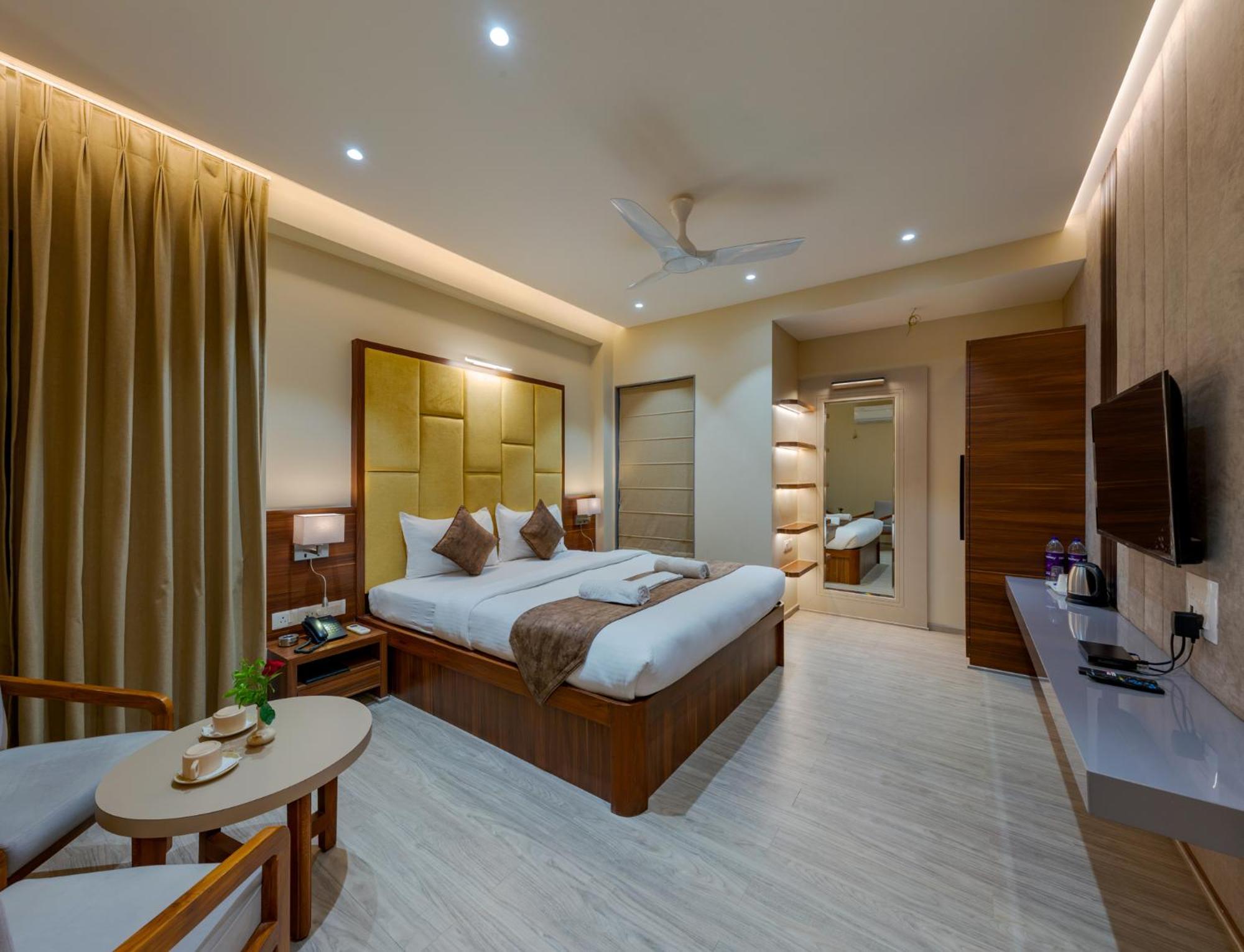 Hotel Woodland Kolhapur Exterior foto