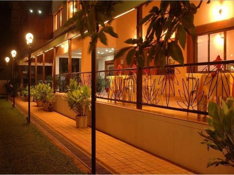 Hotel Woodland Kolhapur Exterior foto