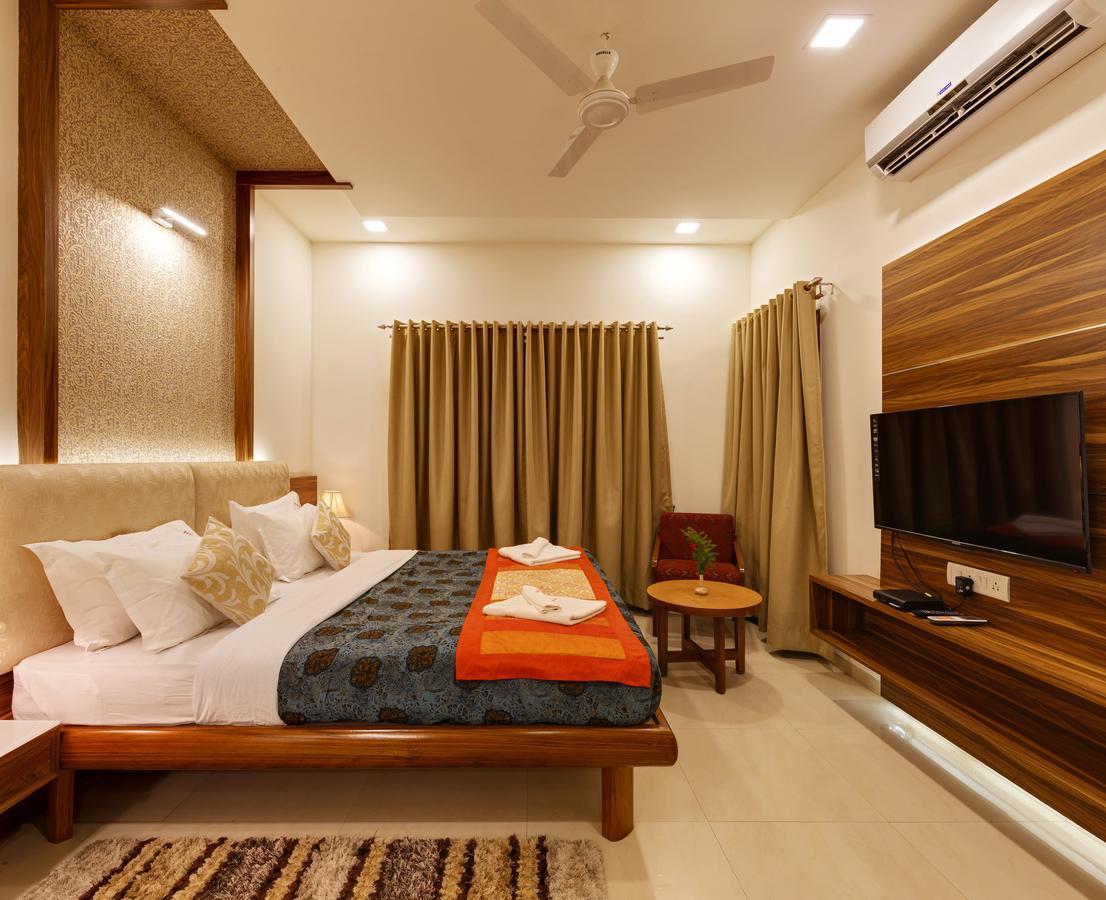 Hotel Woodland Kolhapur Exterior foto